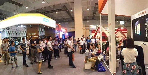 新品發(fā)布現場.jpg 新品發(fā)布現場.jpg