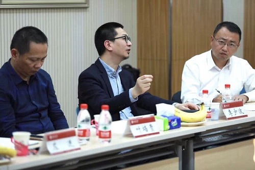 湖南師范大學(xué)美術(shù)學(xué)院院長(zhǎng)李少波發(fā)言.jpg 湖南師范大學(xué)美術(shù)學(xué)院院長(zhǎng)李少波發(fā)言.jpg